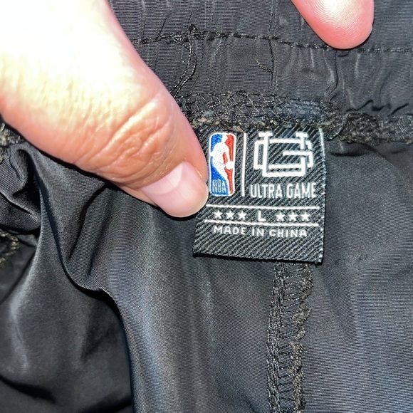 Los Angeles Lakers Casual Shorts Size Large. Excellent Condition - Picture 7 of 9